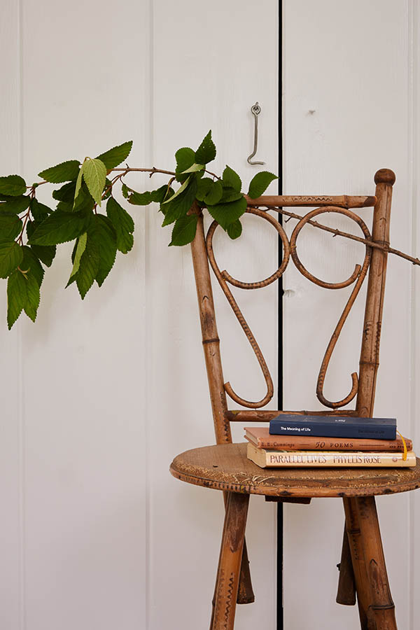 7 Tips for Putting Together a Guest Room | Oh Happy Day