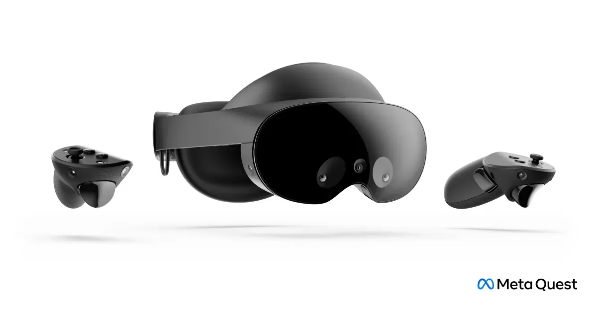 null Product image for Meta Quest Pro, showing the controllers on each site of the headset on a white background.
