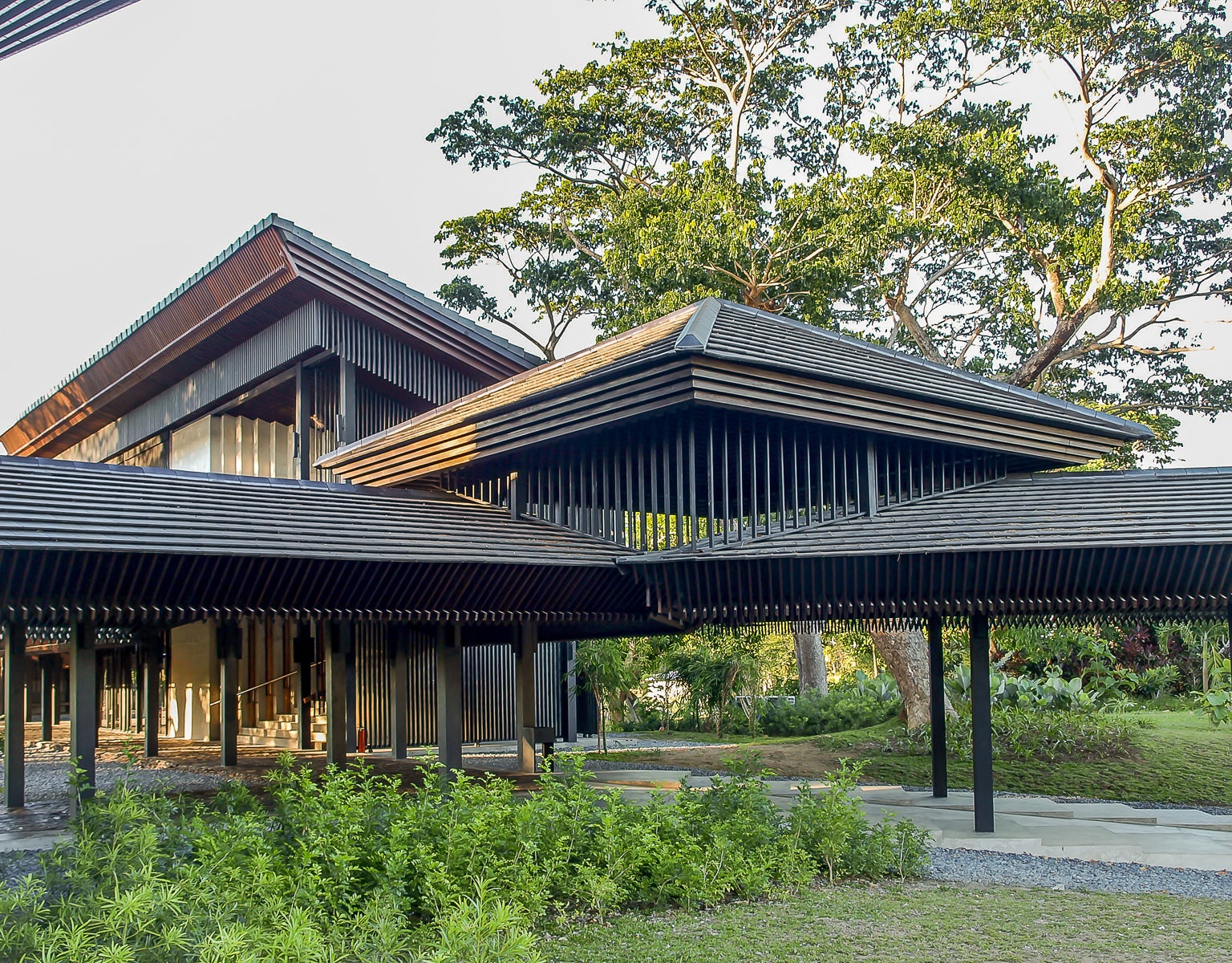 © Jorge Yulo Architects and Associates