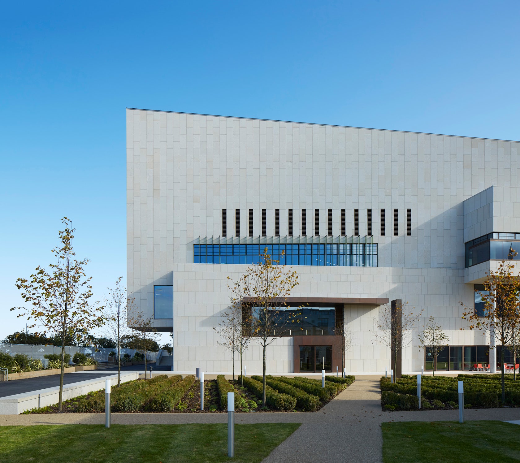 © Dennis Gilbert, VIEW