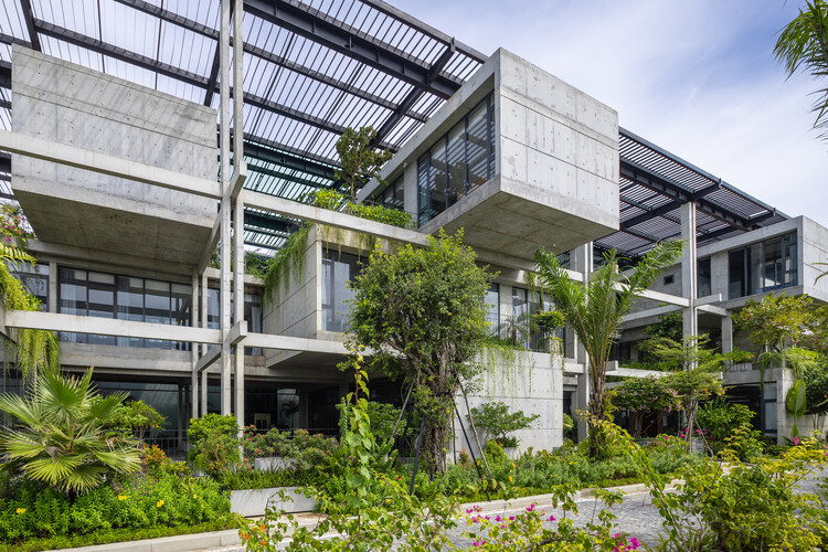 Textile Factory Office / Ho Khue Architects - More Images