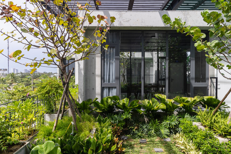 Textile Factory Office / Ho Khue Architects - Exterior Photography, Garden, Balcony