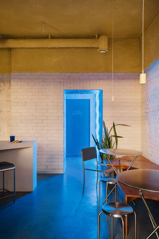 Pastelowe Pâtisserie / Znamy się - Interior Photography, Lighting, Chair