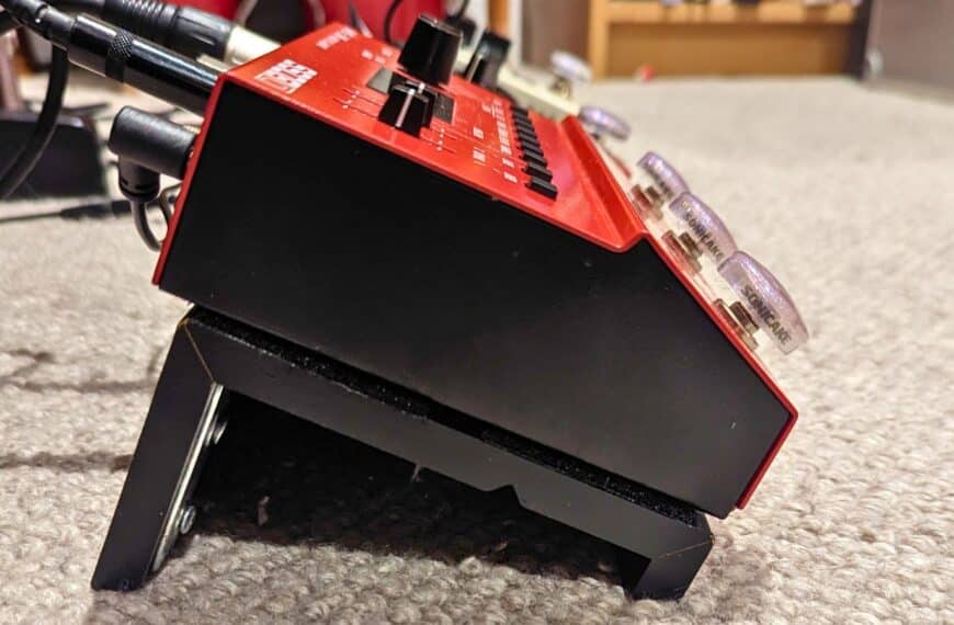 An IKEA Bluetooth Speaker Becomes a Blast from the Past 24 DIY pedalboard