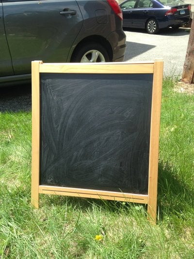 We’re Saying “I Do!” to This Gorgeous Wedding Sign DIY 26 MÅLA easel with legs sawn