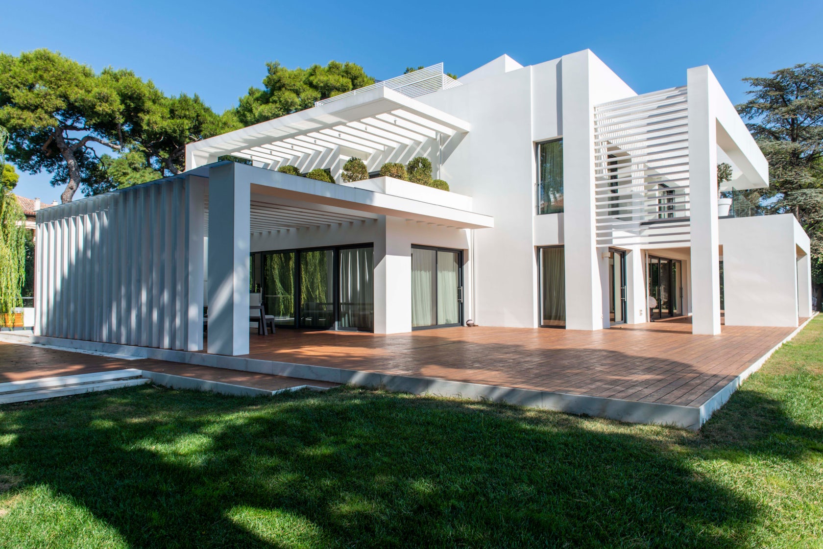 © VIKELAS ARCHITECTS