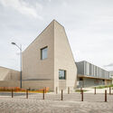 Simone Veil School Complex and Dojo / Badia Berger Architectes - Image 2 of 23