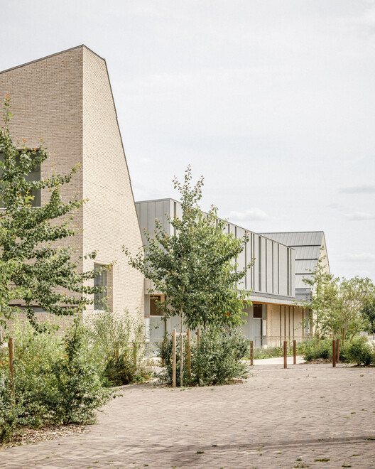 Simone Veil School Complex and Dojo / Badia Berger Architectes - More Images